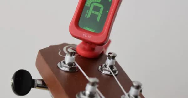 Jak dobrze nastroić ukulele – uniknij fałszywego brzmienia i ciesz się muzyką