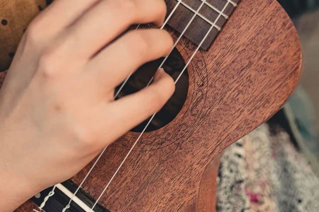 Jakie ukulele sopranowe czy koncertowe - wybór, który zmieni grę