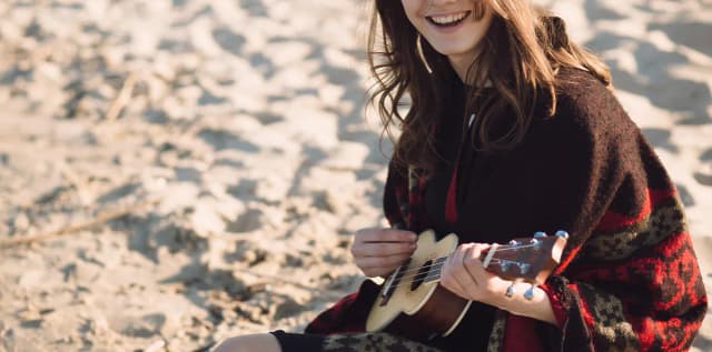 Skąd pochodzi ukulele? Odkryj fascynującą historię tego instrumentu